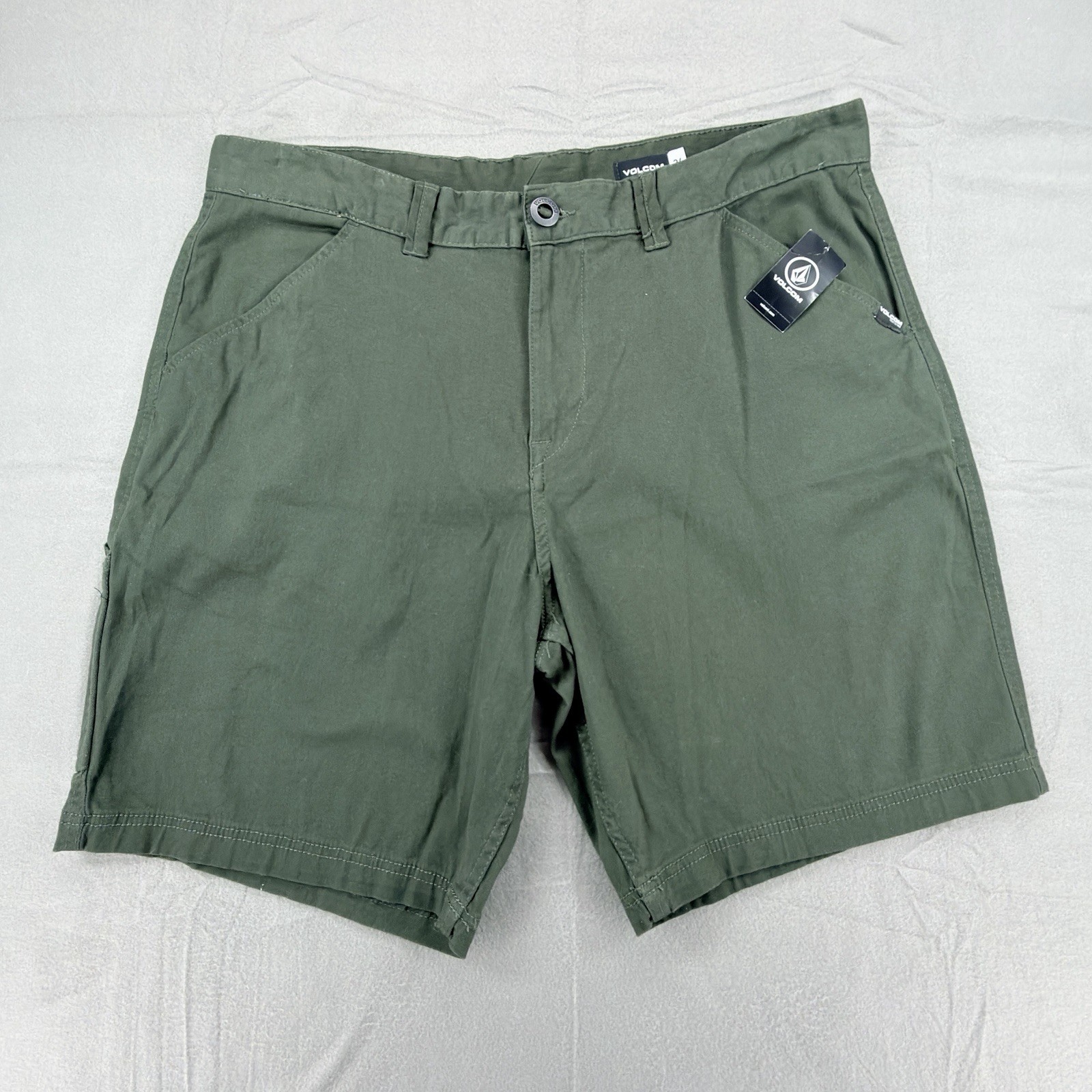 VOLCOM Tustin Shorts Mens 36 Green Carpenter Casual Flat Front Skate Punk
