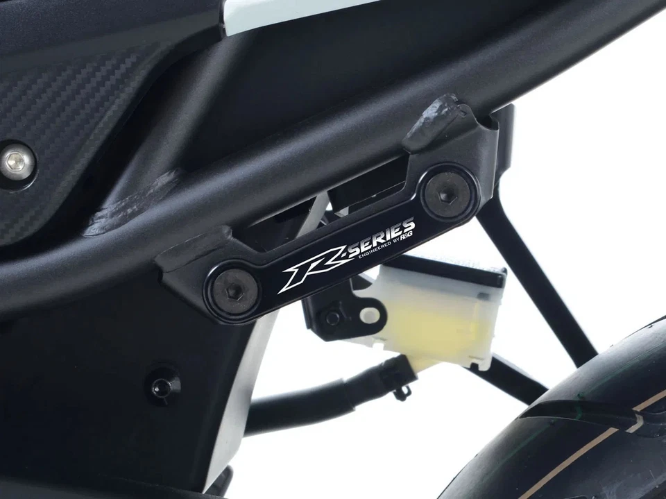 R&G EXHAUST HANGER COMPATIBLE FOR HONDA CB 500 F 2016 > 2023 BLACK KIT EH0069BKA - Image 3 of 3