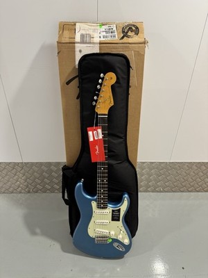 Fender Vintera II 60s Stratocaster E-Gitarre Lake Placid Blue Rosewood Neu