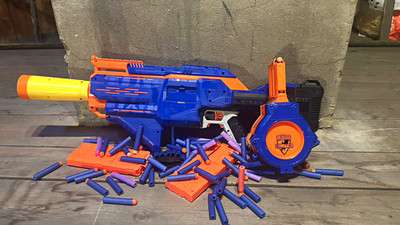 NERF N-Strike Elite Dart Blaster mit Trommelmagazin & Darts blau/orange