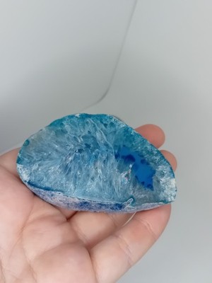 Grobe blau gefärbte Achatscheibe Kristallstein Sammlerstück