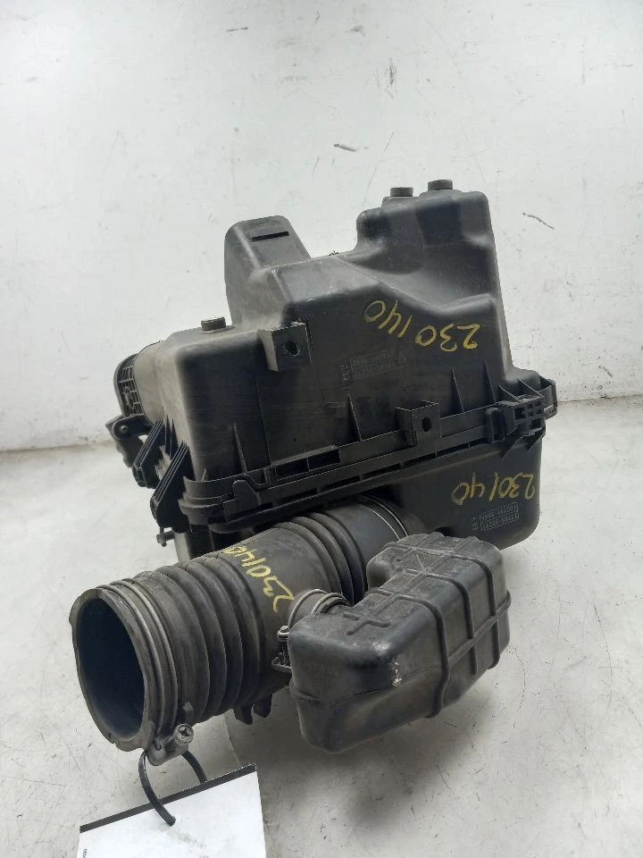 Toyota Highlander Sport 2008 3,5 L tracción delantera tubo de aire/resonador Foto 2 de 4