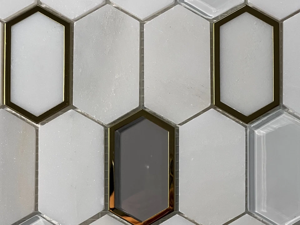 S15 White/Grey/Gold Marble Glass Hexagon Mosaic Tile Kitchen Bathroom, 7 sheets - Image 2 of 4