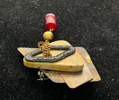 Spilla pendente asimmetrica multicolore e multi texture BZ24 Jo Marz - Foto 3 di 7