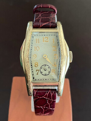 Montre Vintage CYMA Art Déco Grand Modèle Rectangle - Suisse - Révisée - Plaqué Or