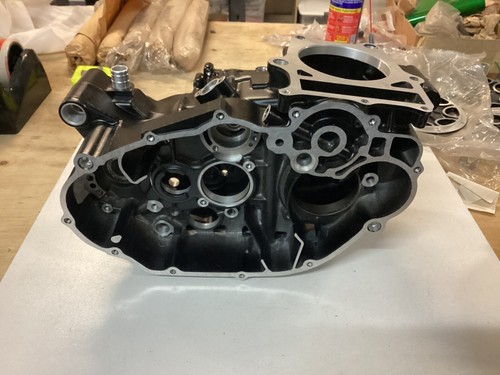 GENUINE YAMAHA PARTS CRANKCASE ASSEMBLY TT500 1980-81 XT500 1980-81 2Y0-15100-00 - Picture 4 of 12