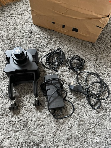 MOZA RACING R5 Wheel Base + cables