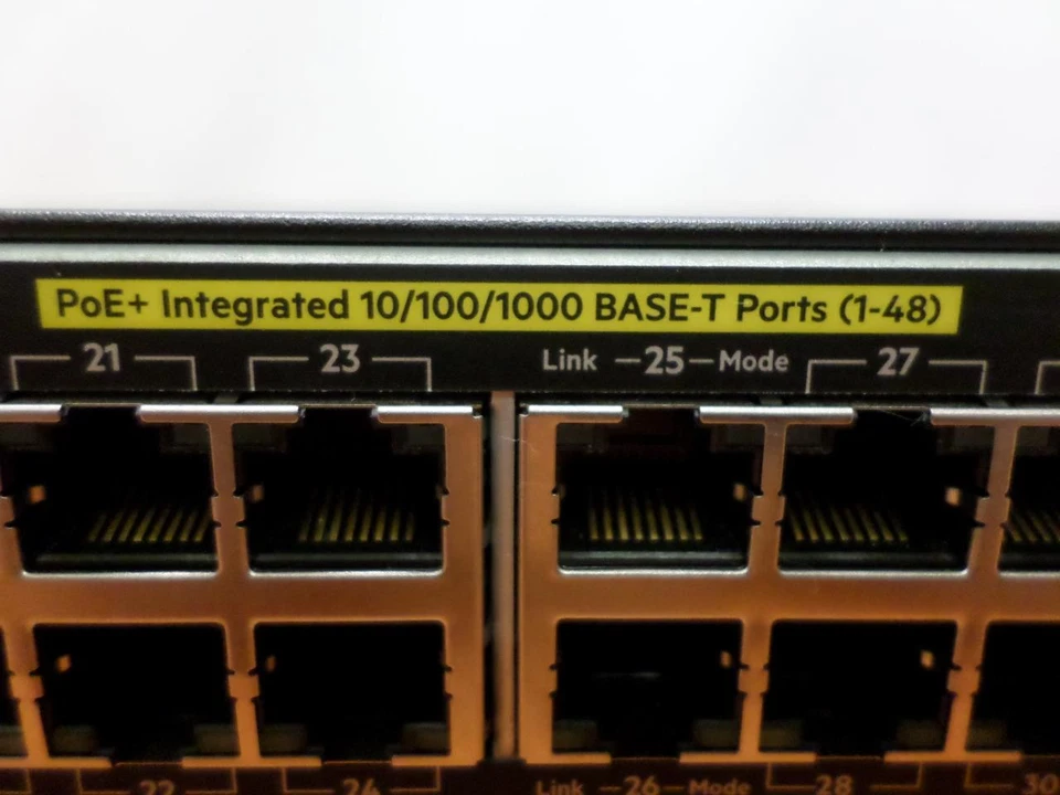 HPe Aruba 2530-48G PoE+ Switch J9772A - Image 4 of 4