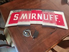 Très rare enseigne à liqueur murale Smirnoff lumineuse 34" par 13"