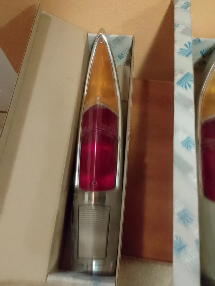 peugeot 404 rear tailights used genuine seima - Image 4 of 4