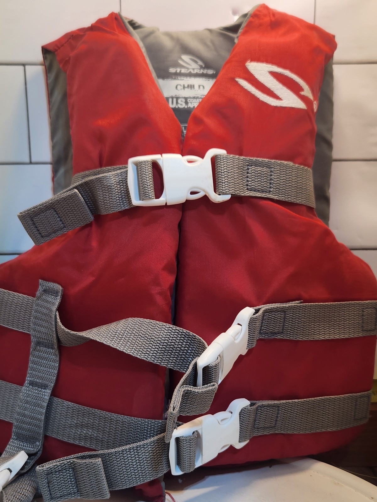 Kids Classic Life Vest, USCG Approved Type III Life Jacket for Kids 30-50 lbs