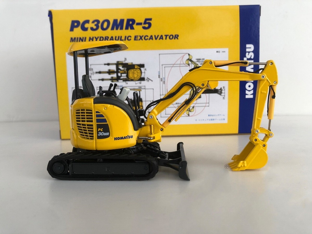 KOMATSU製PC30MR-5 1:32 Amazon.co.jp: KOMATSU コマツ PC30MR-5 ミニ油圧ショベル 1/32