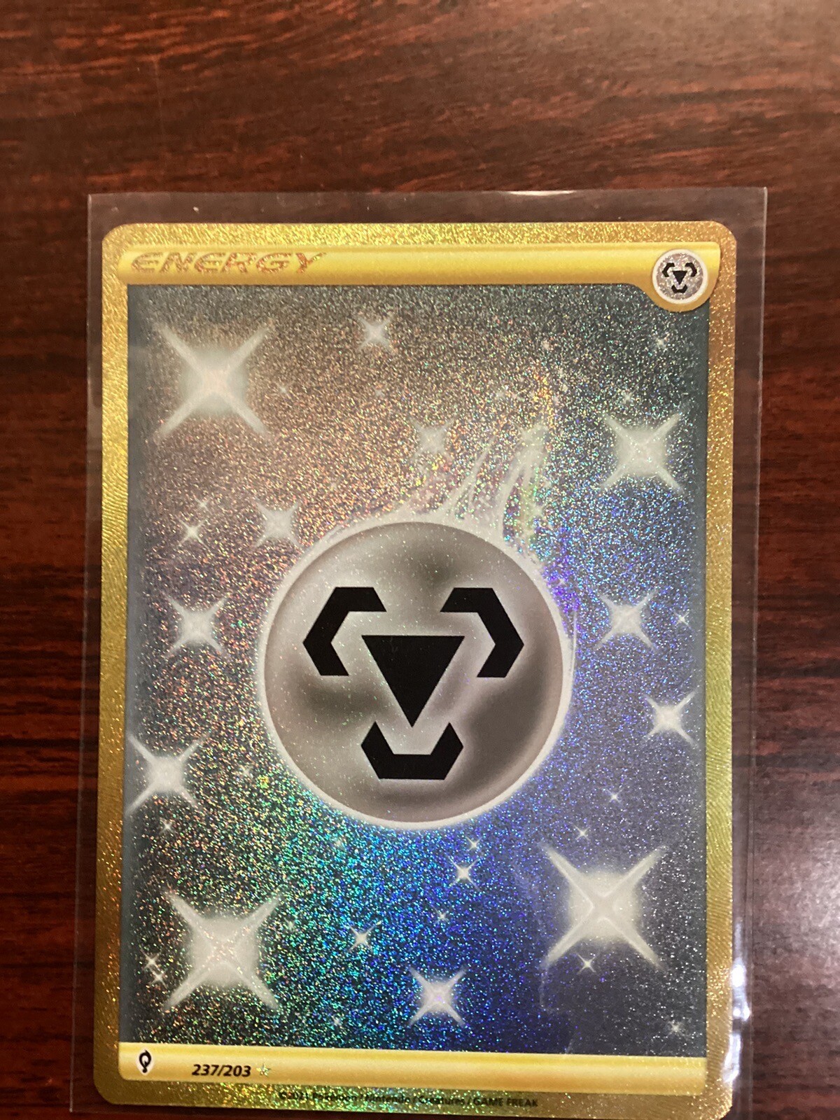 Metal Energy - 237/203 Evolving Skies Gold Energy - NM/MINT