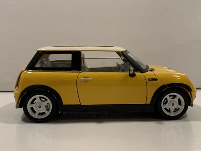 1/18 Smart Toys 2001 Mini Cooper Yellow With White Top. Look At