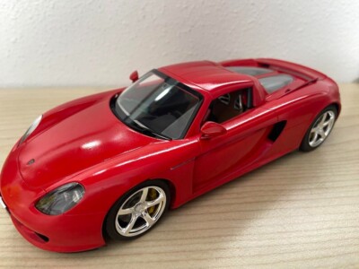 自動車 Tamiya 1/12 Porsche Carrera GT Tamiya presents the Premium Semi-Assembled Porsche Carrera GT