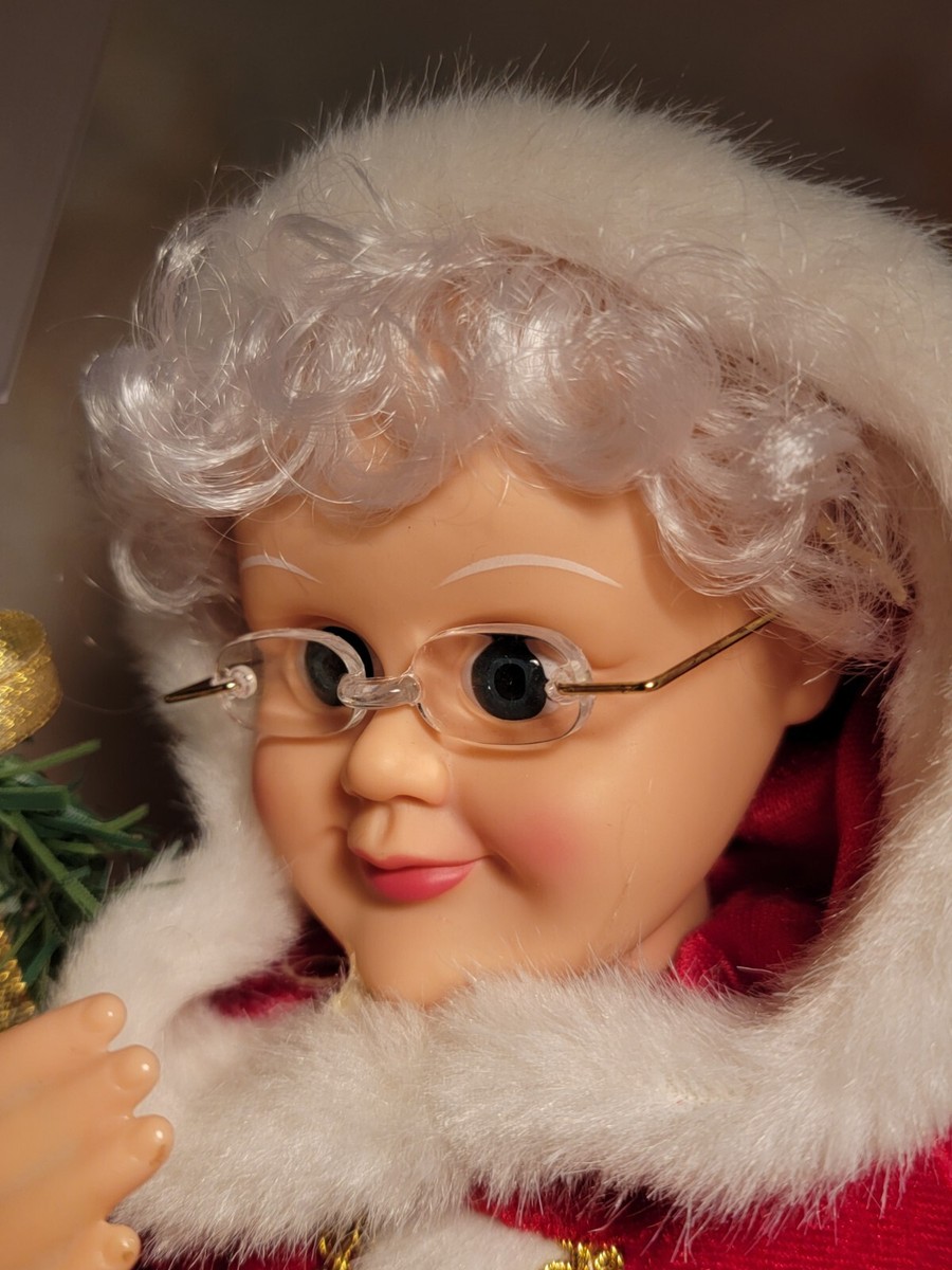 Musical Animated Mr & Mrs Santa Claus Christmas Holiday + Musical Animated Mr & Mrs Santa Claus Christmas Holiday +