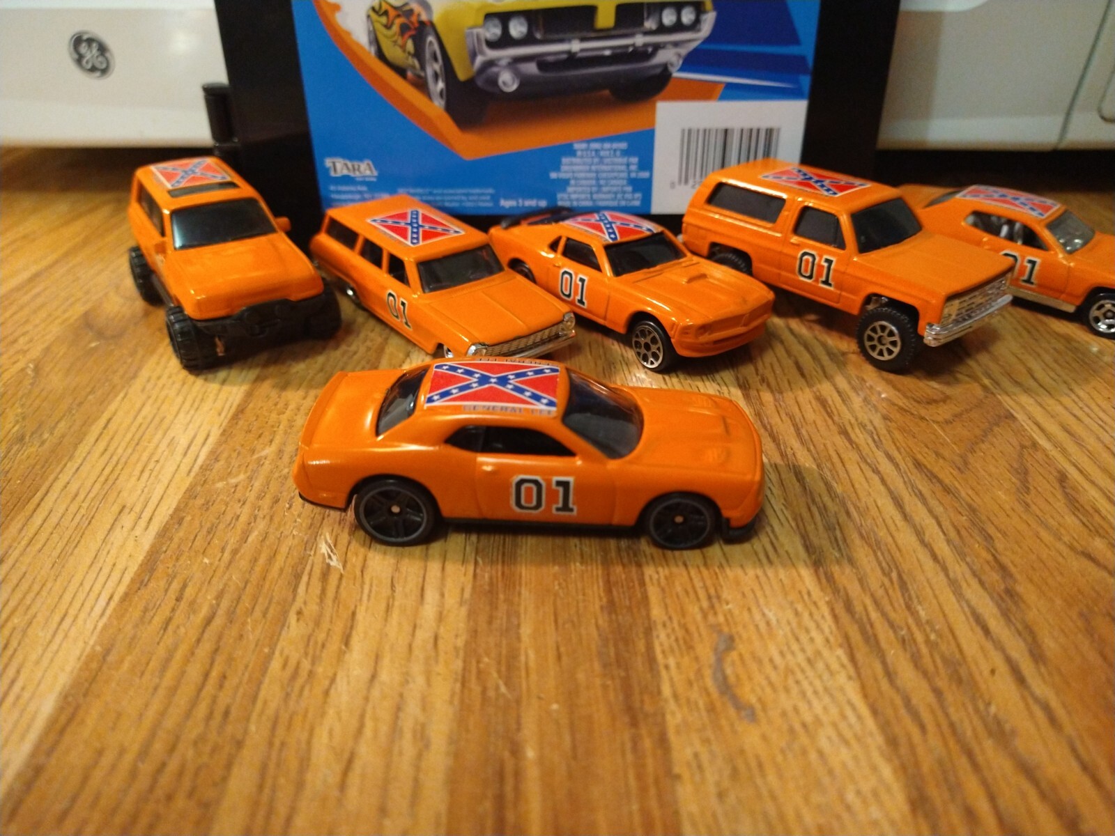 80s THE DUKES OF HAZZARD CARRYING CASE GENERAL LEE HOT WHEELS 164