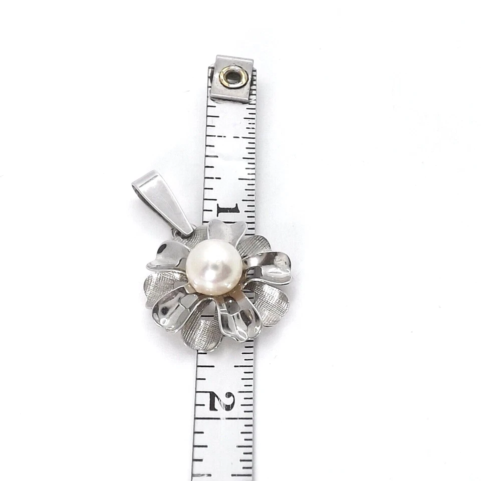 Colgante con dije de flor de margarita perla Akoya de oro blanco macizo de 18k Italia 750 vintage Foto 3 de 4