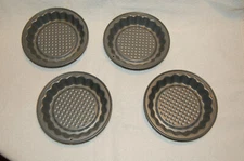 LOT OF 4 NON-STICK MINATURE PIE TART PANS- EUC