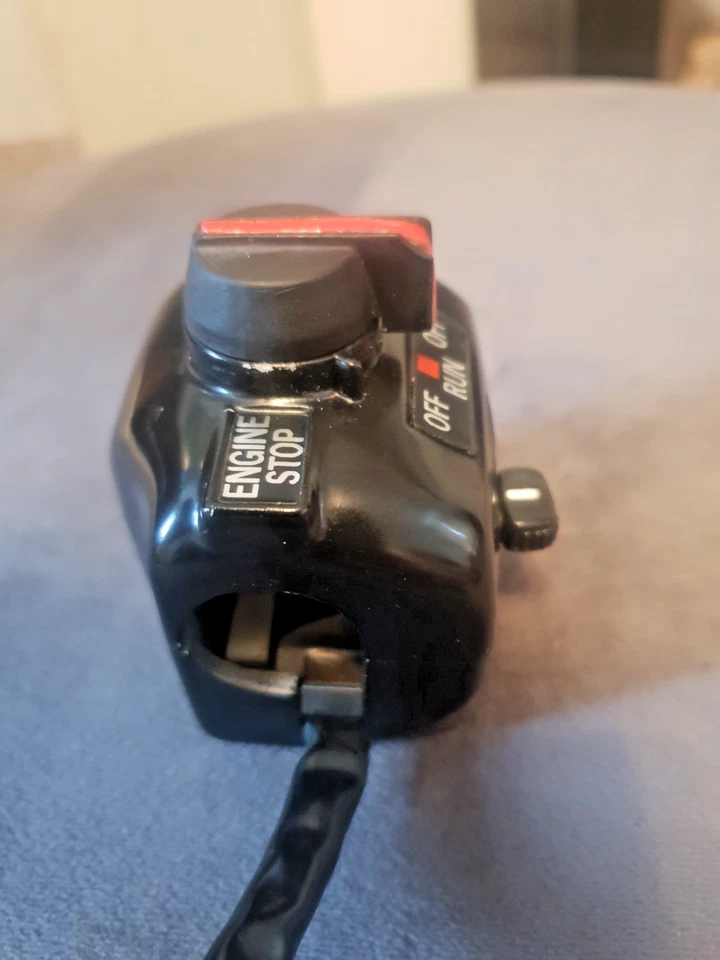 INTERRUPTOR MANILLAR LATERAL DERECHO YAMAHA RD250 RD400 C D Foto 2 de 4