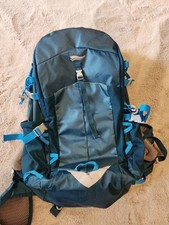 Elastischer Wanderrucksack von H2O mit Regen�...