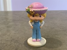 Vintage Strawberry Shortcake Miniature Angel Cake 1980's