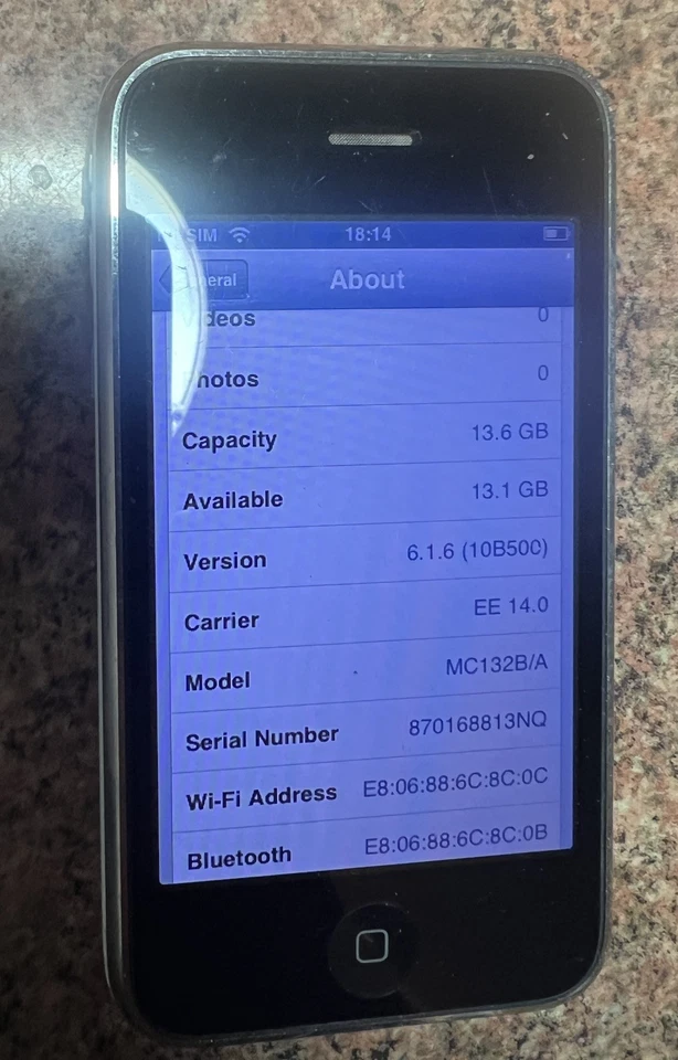 Apple iPhone 3GS  16GB - White in original box no leads   - Image 2 of 4