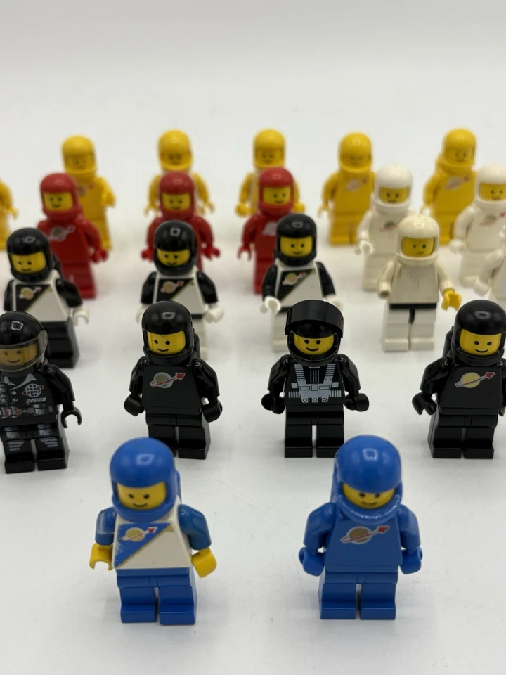 Vintage Lego Red White Blue Yellow Spaceman Minifigure Bundle Lot Of 26 - Image 3 of 4
