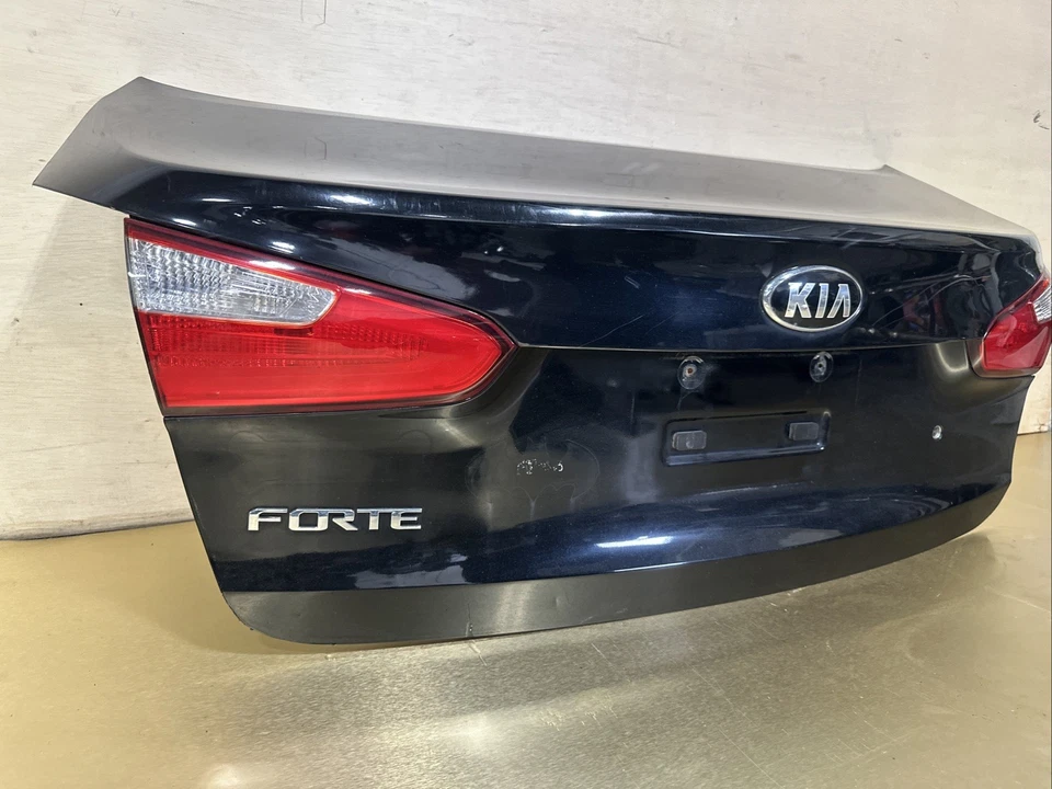KIA FORTE 2015 maletero tapa portón trasero OEM Foto 3 de 4