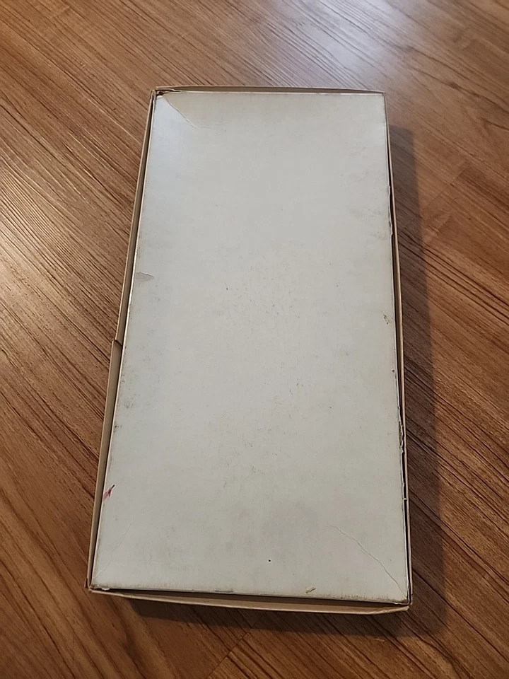 Vintage 1971 THE BRIDE BOARD GAME SELCHOW & RIGHTER COMPLETE WEDDING - Image 2 of 4