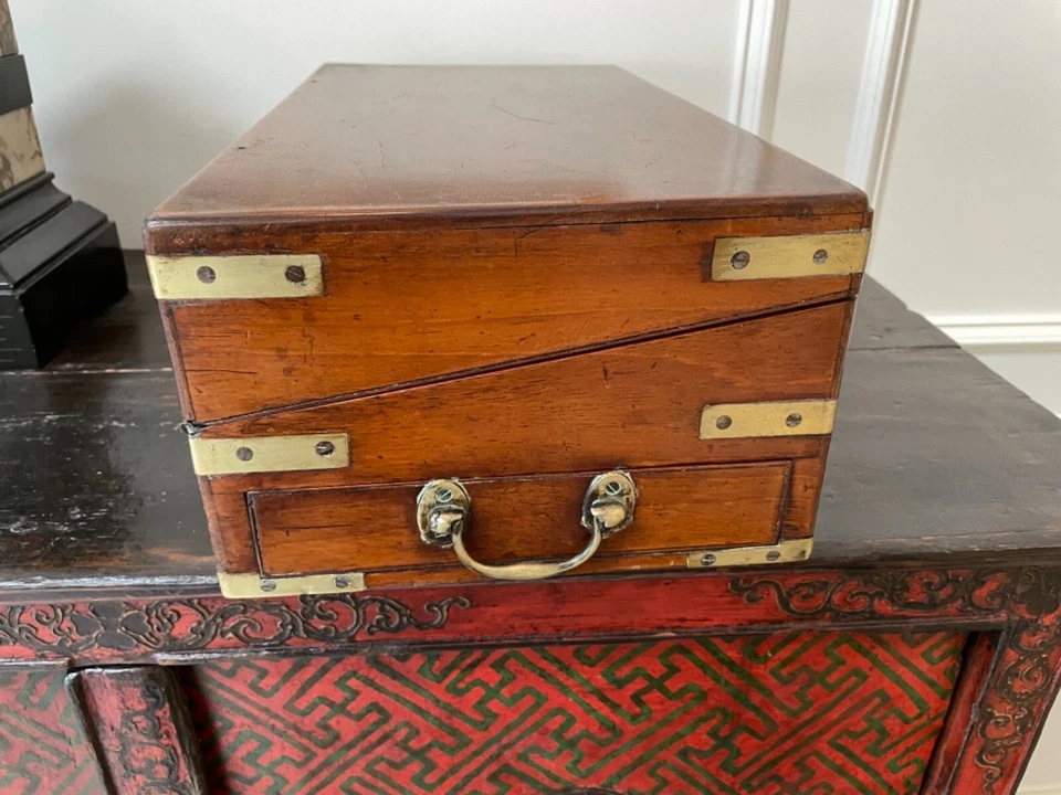 GENUINO NOGAL DEL SIGLO XIX INGLÉS CAMPAÑA GEORGIANA ESCRITORIO DE REGAZO Foto 4 de 4