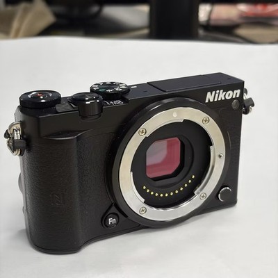 Nikon 1 J5 ボディ ブラック Nikon 1 J5 21.2MP Mirrorless Digital Camera Body only BLACK NFC Wi