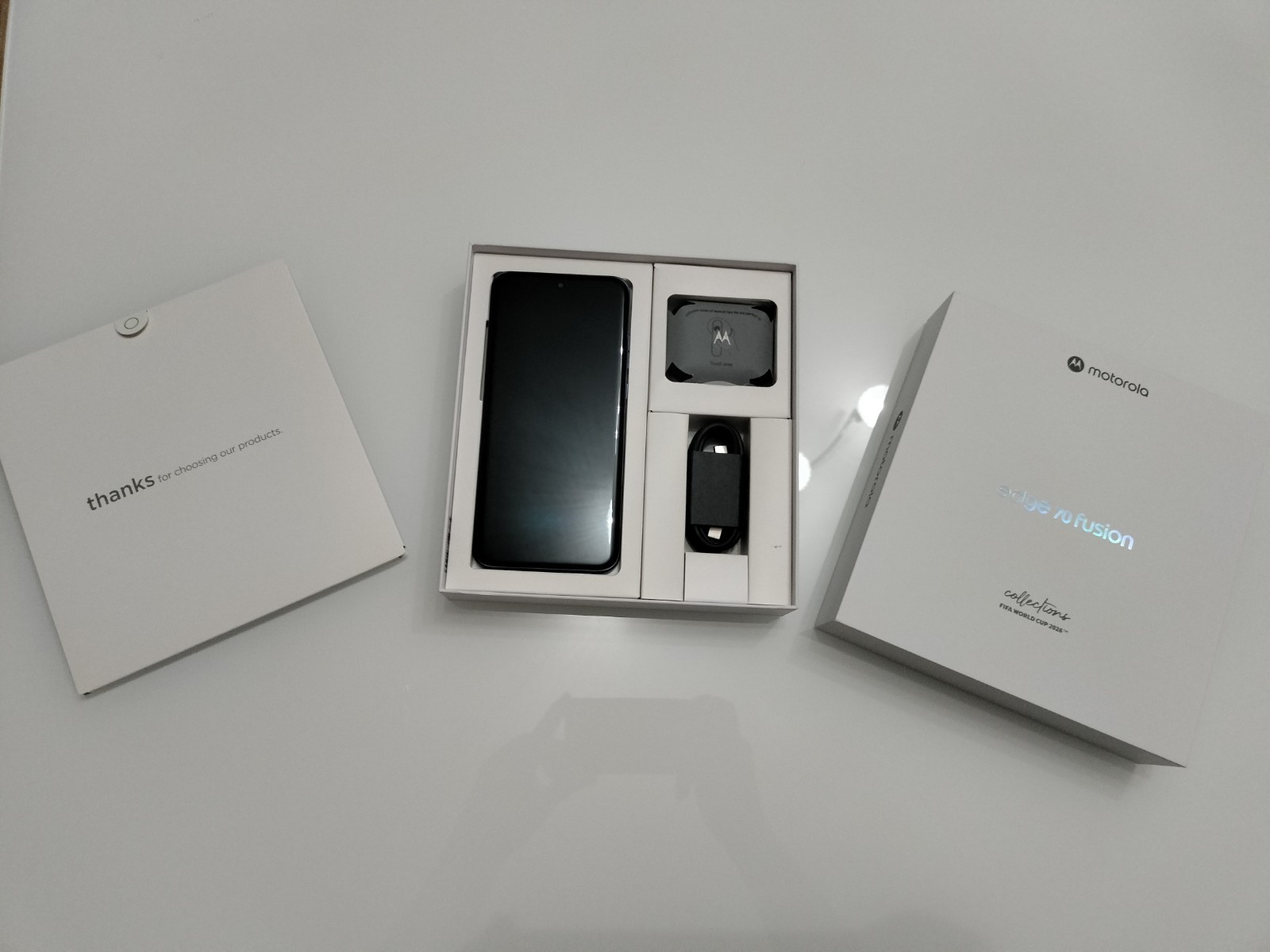 Motorola Edge 70 Fusion Edition Fifa 8/256 Pantone Silhouette+Buds LEGGETE BENE