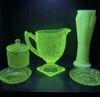 Vintage Indiana Glass 41/2” Creamer Uranium Depression Glass  Horse  Shoe Patten