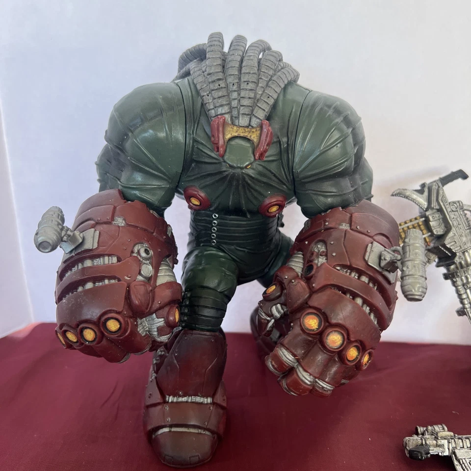 Lot/2 McFarlane Toys 1998 Spawn Ultra 6" figures Creech Arsenal of Doom/weapons - Image 2 of 4