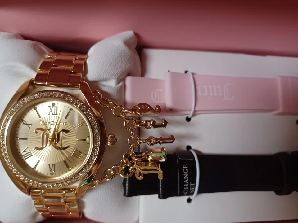 Juego de Regalo Juicy Couture Mujer Reloj Tono Dorado con Dijes JUICY + 2 Bandas Extra Nuevo Foto 2 de 4