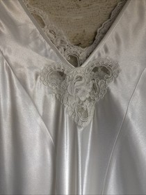 VTG etienne M White Lingerie Nightgown W/ Pearls And Lace