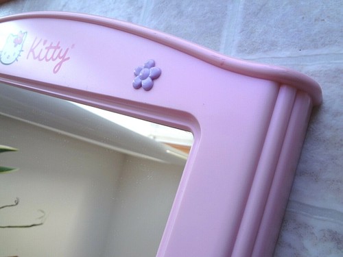 Hello Kitty Sanrio 2001 Pink Wall-Mount Mirror with Coat Rack - Picture 6 of 11