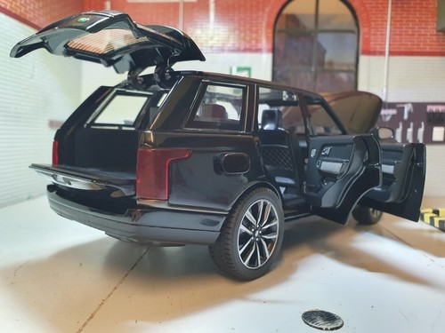 1:24 Range Rover L405 TDV8 4.4 V8 Luci modello pressofuso dettagliate HSE Vogue - Foto 12 di 23