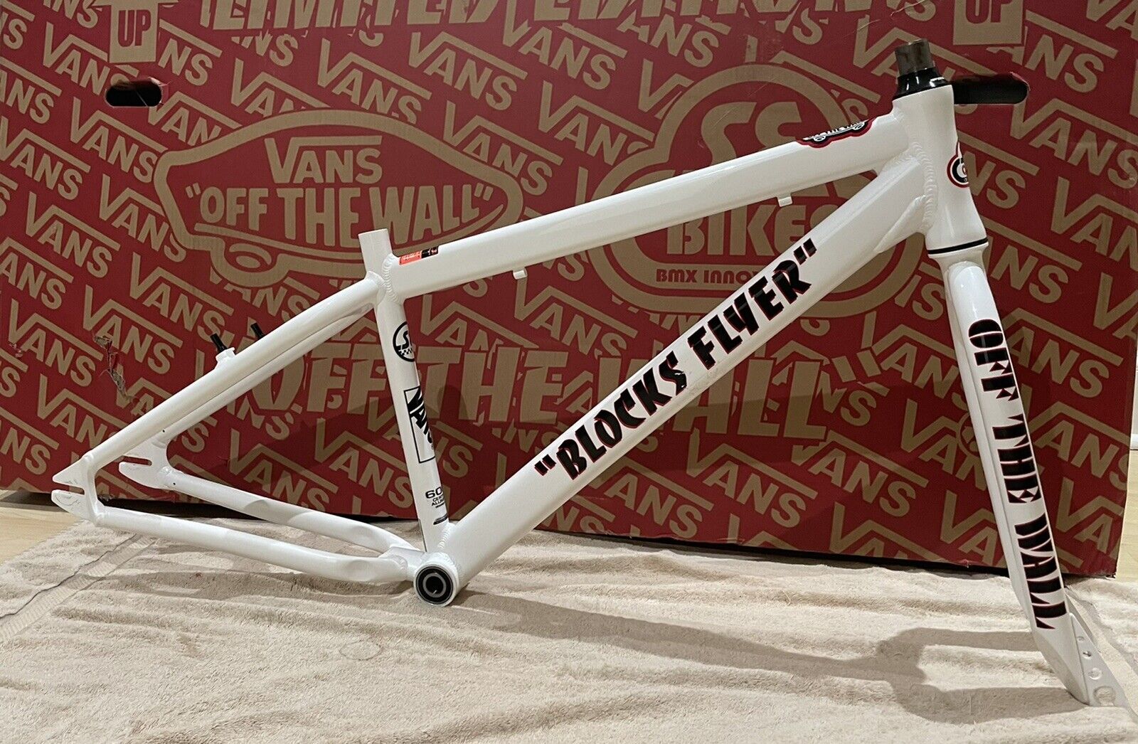 SE Vans Blocks Flyer 26-inch BMX Freestyle Bike-White at J&R Bicycles – J&R  Bicycles, Inc.