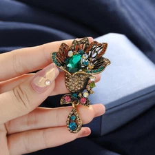 Vintage Luxury Rhinestone Shiny Brooch Floral Pendant Pin for Women Banquet Gift