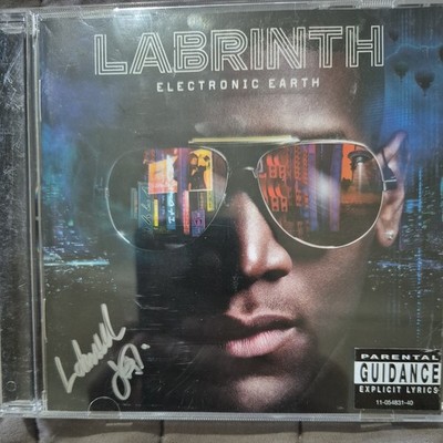 LABRINTH Electronic Earth 2012 signiert UK CD Barcode Fehler mattschwarze Disc neuwertig 