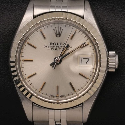 Rolex Date 6917 Acanalado Oro Bisel Reloj Acero Inoxidable 26mm Plata Index Dial - Imagen 1 de 4
