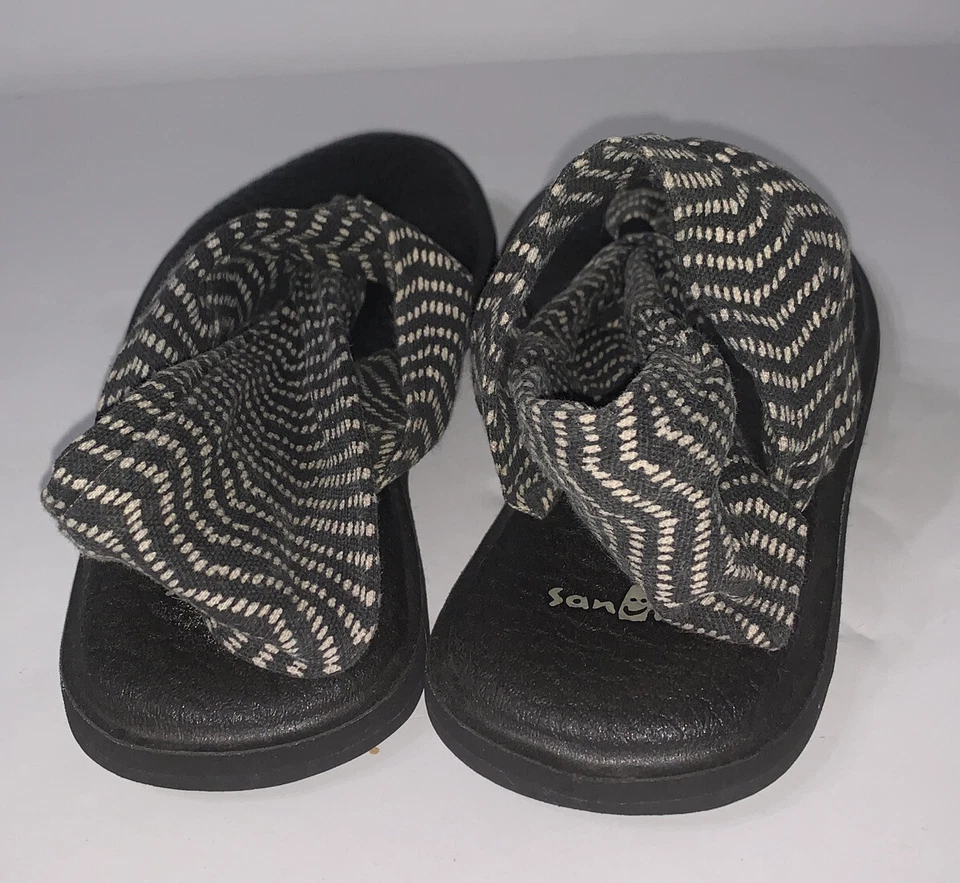 Sandalias Sanuk Yoga Sling 2 Chanclas Talla 6 Negro Off White Dots DEFECTUOSAS Foto 3 de 4