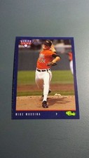 MIKE MUSSINA 1993 CLASSIC BOARD GAME BLUE BORDER CARD # T70 B6323