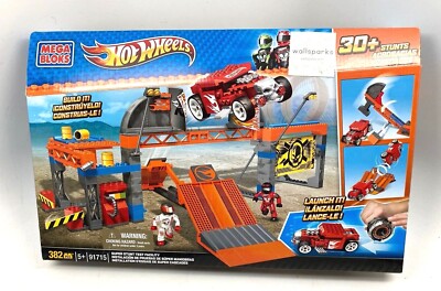 HOT WHEELS MEGA BLOKS Super Stunt Test Facility Bone Shaker 382 pcs 91715 NEW
