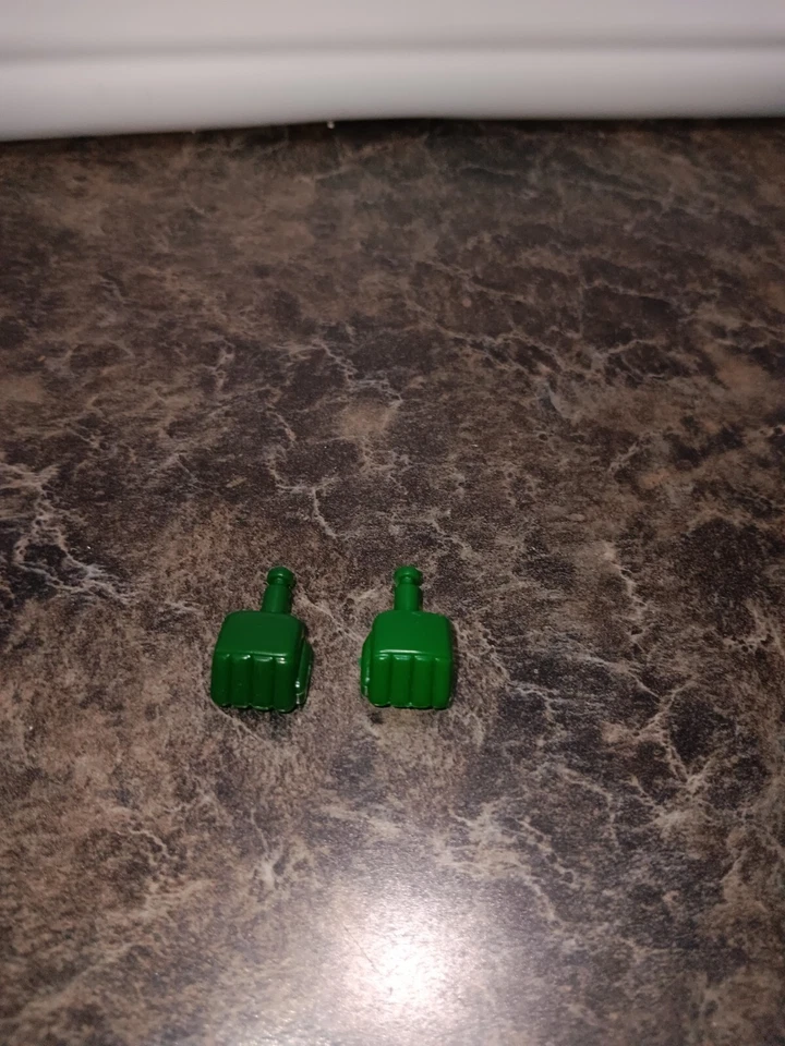 Vintage 1982 G1 Transformers Hoist Right And Left Fist (  Green ) Vintage... - Image 2 of 3