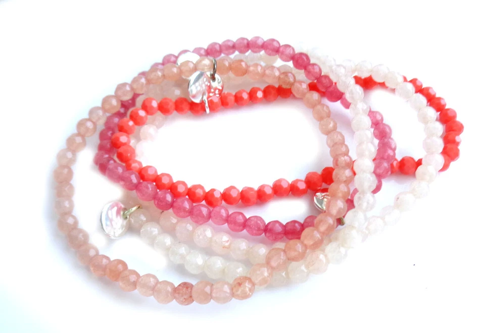 5 Armbänder Modeschmuck unechte Perlen  Rot-Töne  + Geschenkbox Am16