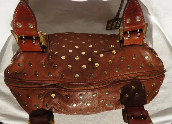 Bolso de Hombro BE & D Marrón Coñac Piel de Cordero Dorado Tachonado GARBO USADO EN EXCELENTE ESTADO Foto 3 de 4