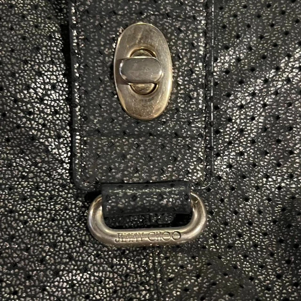 Bolso Bree Jimmy Choo de cuero perforado en Gunmetal con herrajes plateados Foto 3 de 4